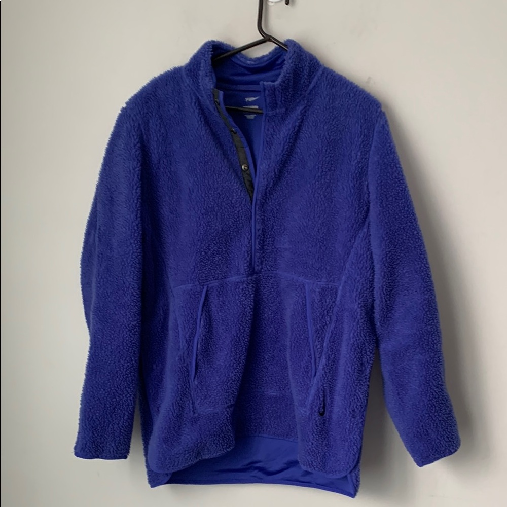 Nike Yoga Women’s Purple Fleece oversized pullover Size Medium ©️